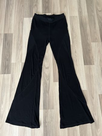 Schwarze Leggings von Badblood mit Schlag, Grösse S