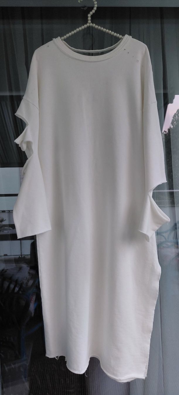Balenciaga Kleider: Kleid BALENCIAGA,Ch-Gr.42, 280 Fr. – Neu (gemäss Beschreibung) aus Bülach von reguskon