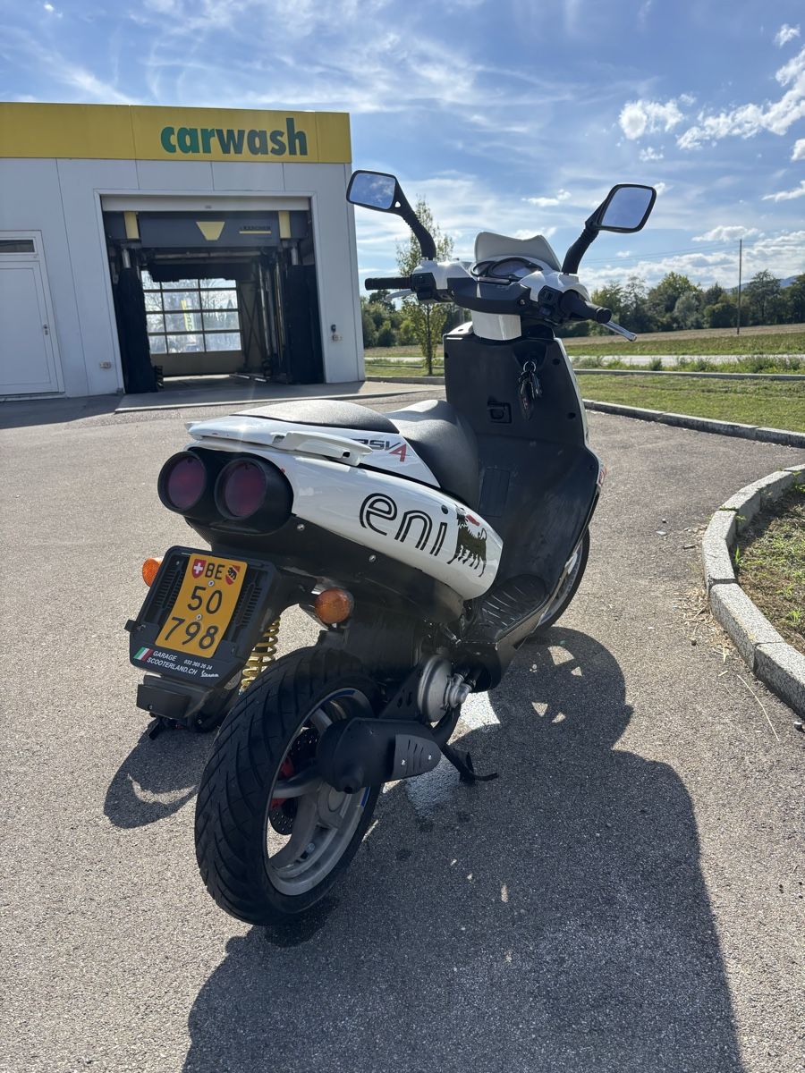 Aprilia Scooter: Aprilia Sr 50 – Usato da Ipsach venduto da seb_2p9q 1