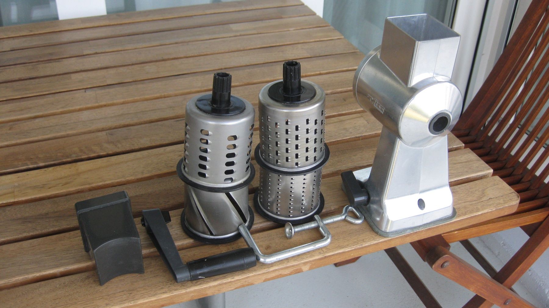 Zyliss Elettrodomestici da cucina: Trommelraffel Zyliss mit 4 Trommeln – Usato da Nussbaumen AG venduto da Daddy5 1