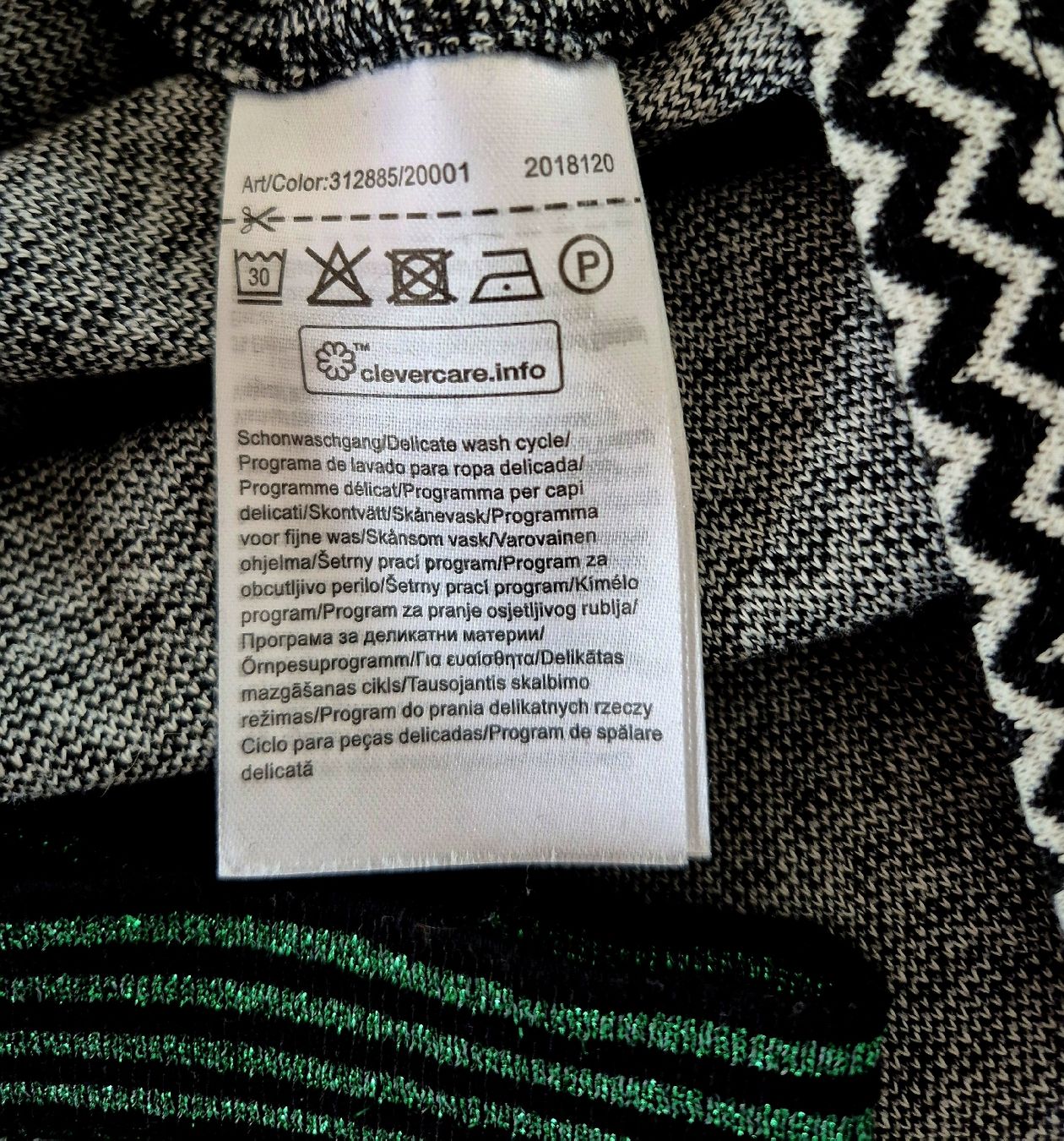 Lotti di vestiti: Street One Strickjacke und Pullover 38 Zick Zack Muster – Nuovo (secondo la descrizione) da Lengnau BE venduto da cantharis 9