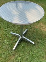 Bistro- Tisch, Tischplatte gebürstet Aluminium...