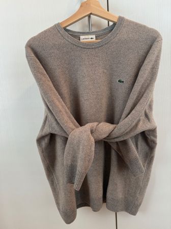 Pull Lacoste gris col rond taille unisexe excellent état 
