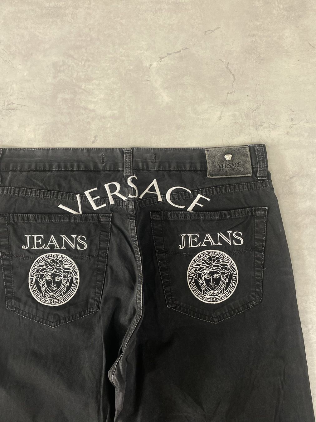 Versace Jeans: Versace Vintage Versace Backprinted Jeans Black – D'occasion à Wald ZH par Drue36sechs 4