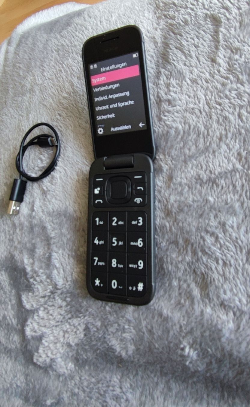 Nokia Telefoni cellulari / Smartphones: Nokia 2660 Flip Dual Sim 4G – Usato da Zollikofen venduto da zar_j67f 6