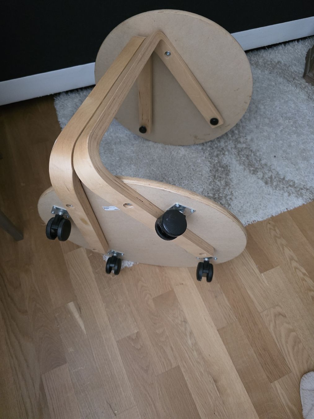 Ikea Comodini: Klein  Tisch – Usato da Itingen venduto da bea_bxv5 4