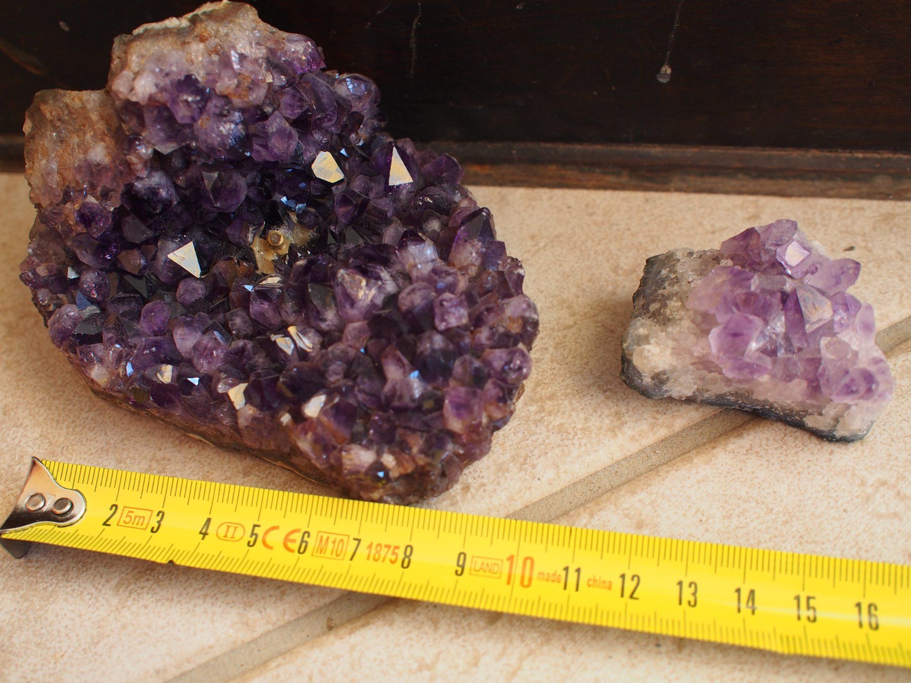 Mineralien & Heilsteine: 6. 2 améthystes, cristal brut – Gebraucht aus Ovronnaz von Etagne68