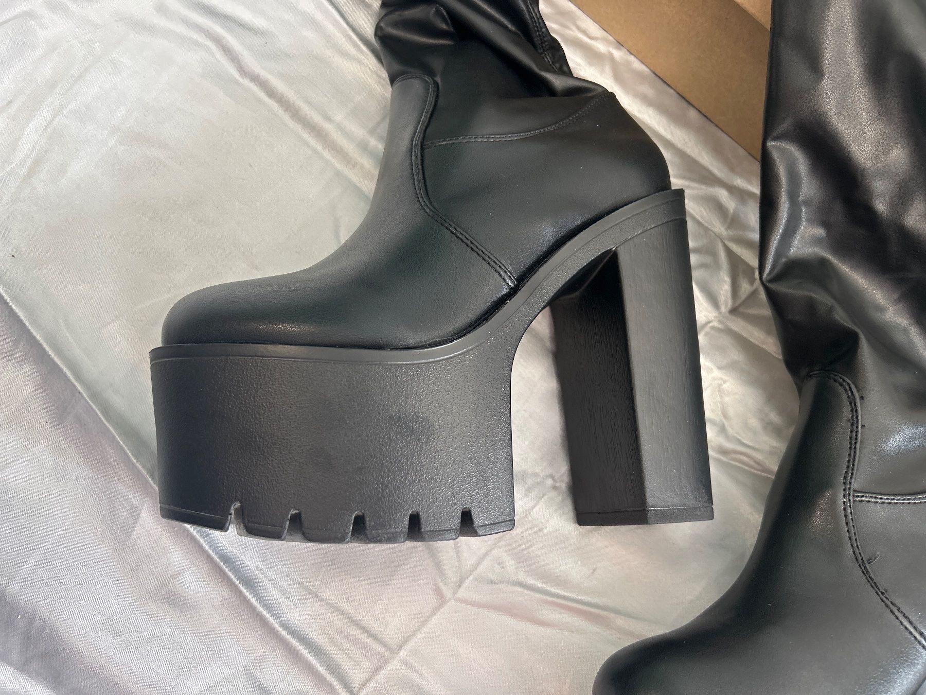 Damenschuhe: Platform Plateau Stiefel Overknee Schwarz Gr 38 Neu – Neu und originalverpackt aus Regensdorf von Spyke55 2