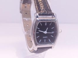 Simple Lady Watch - Sehr elegantes - Fabrikneu 24 mm