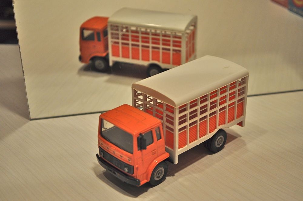 Miniature Berliet Bétaillére Série Limitée 1333 Ex Ech:1/43 NOREV