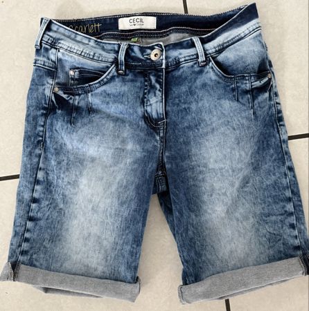 CECIL Jeansshorts Gr. 28 sommerlich, leichte Waschung