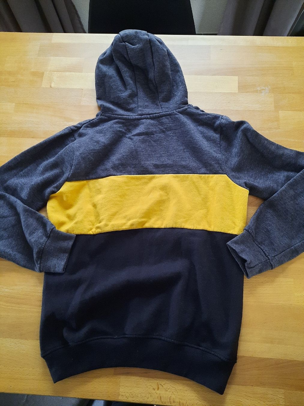 Maglioni & Felpe: Hoodie Gr.158/164 – Usato da Jonschwil venduto da sonja8472 1