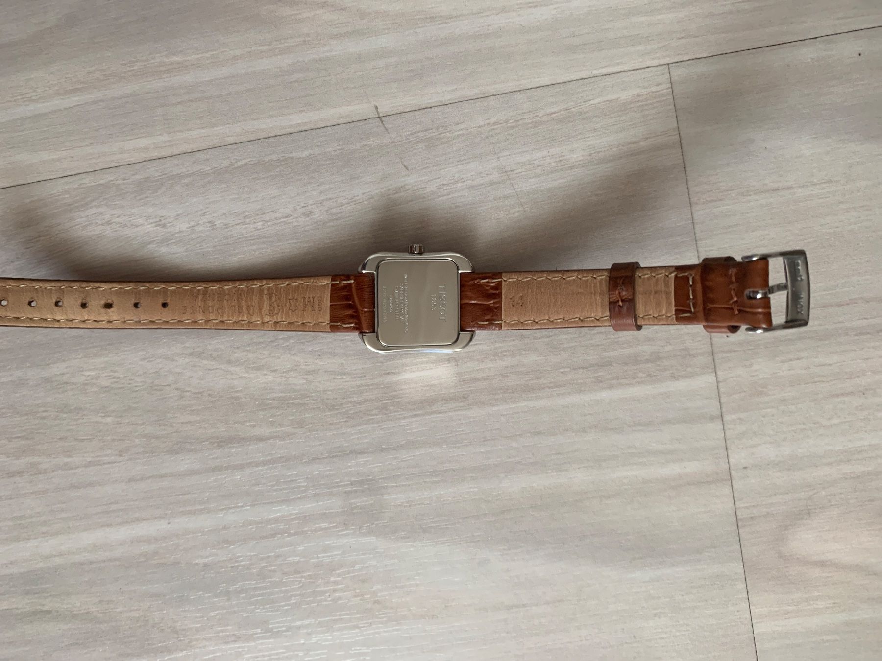 Tissot Montres: Tissot watch, elegant with leather strap – D'occasion à Winterthur par sei_5yvs 2