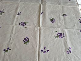 Handgestickte Tischdecke mit Veilchenmuster, Vintage Stil