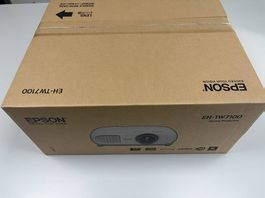 EPSON EH-TW7100 4K PRO-UHD Heimkino Beamer  NEU