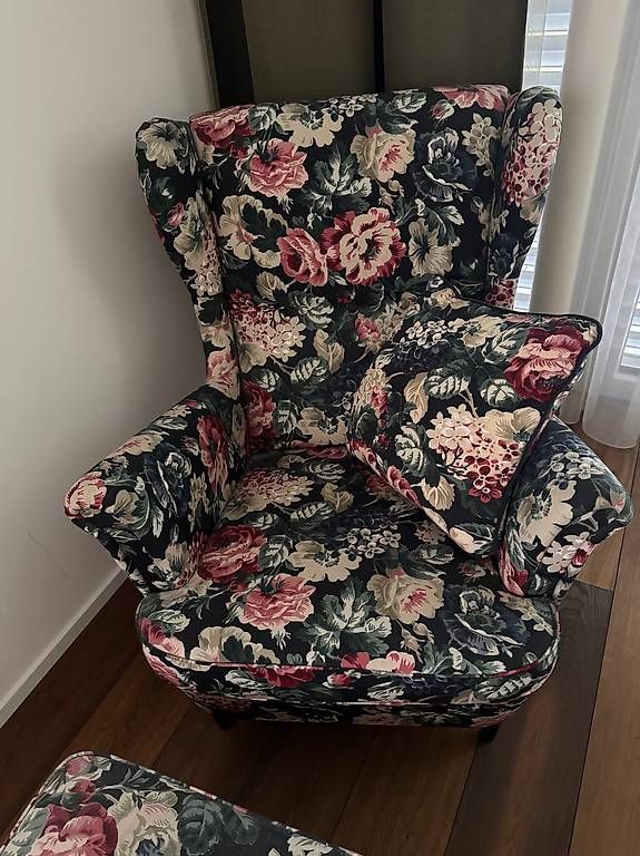 Ikea Sessel: Ohrensessel mit Hocker und Kissen – Gebraucht aus Montlingen von Utopia9000