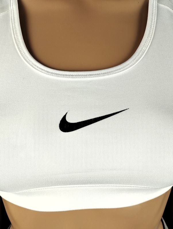 Nike Top: NIKE Sport Top – Usato da Schübelbach venduto da Restwert_Schubelbach 5