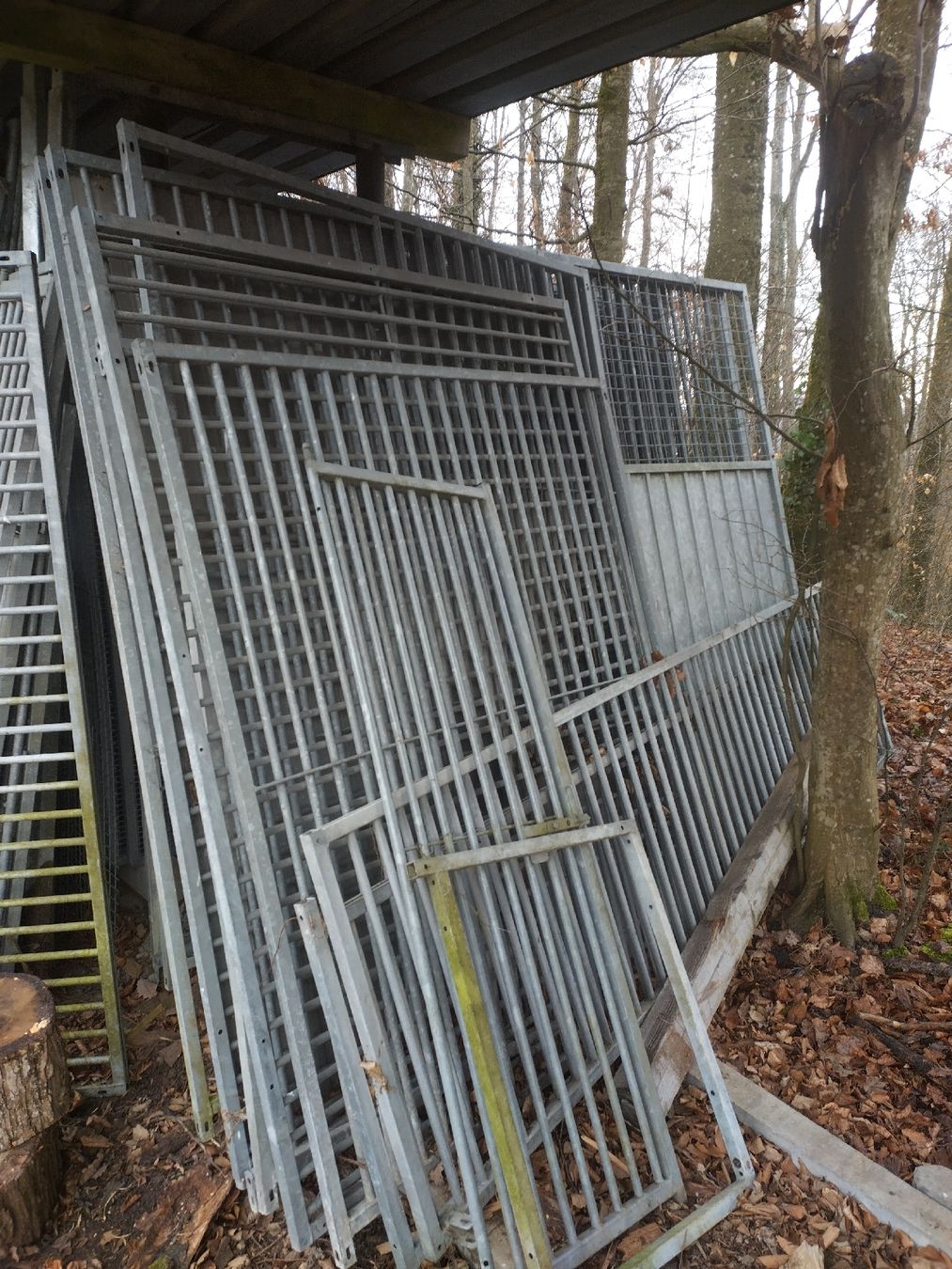 Gabbie, trasporto & Sicurezza: 18 div. Hundezwingerelemente, verzinkt – Usato da Wettingen venduto da Bwalti