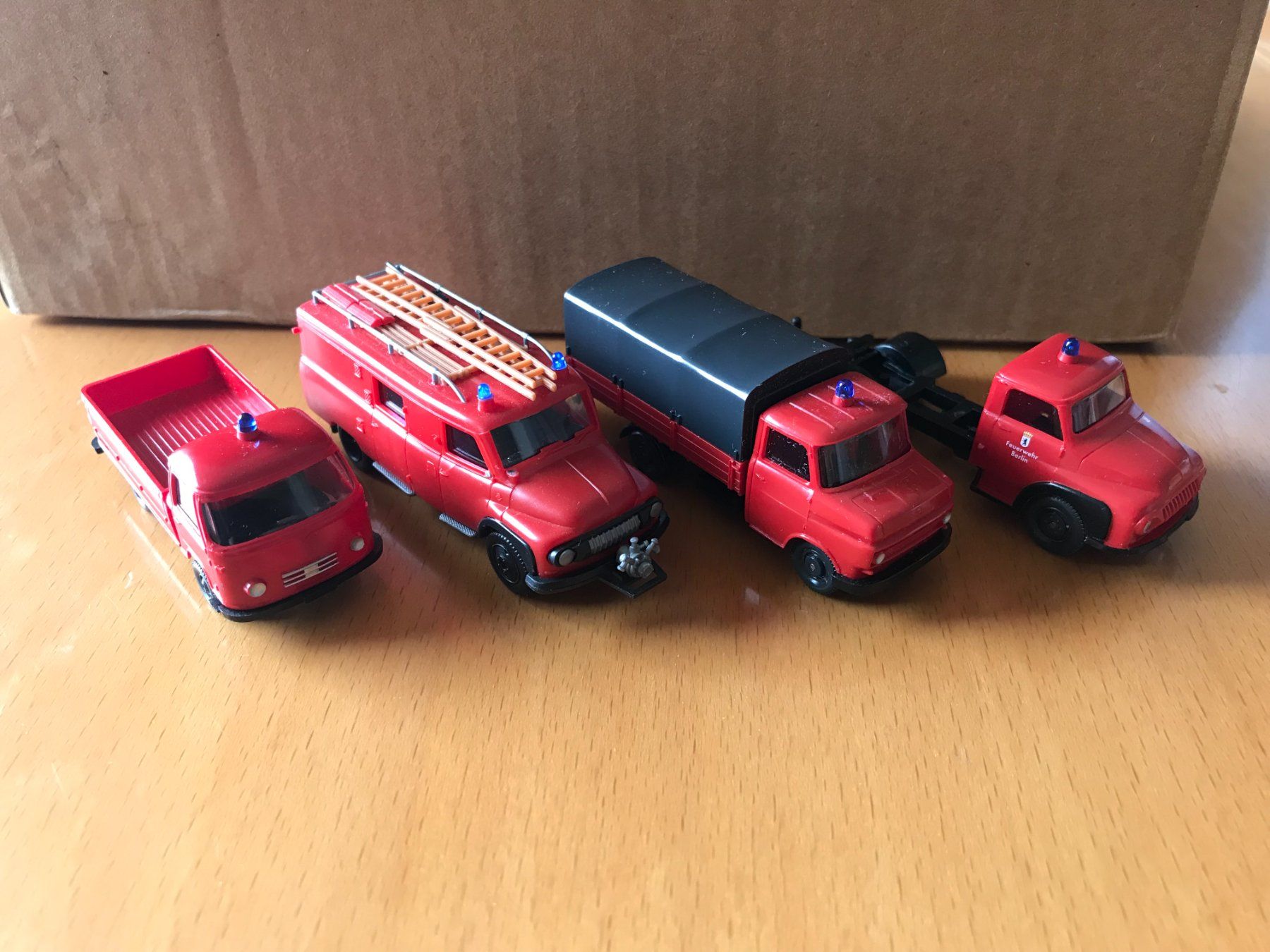 Modellini d'auto: 4x LKW Feuerwehr – Usato da Luzern venduto da mey_s13 1