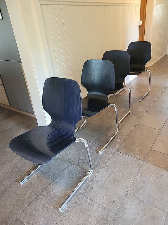 Stühle: Freischwinger aus den 70er – Gebraucht aus Grosshöchstetten von kids04
