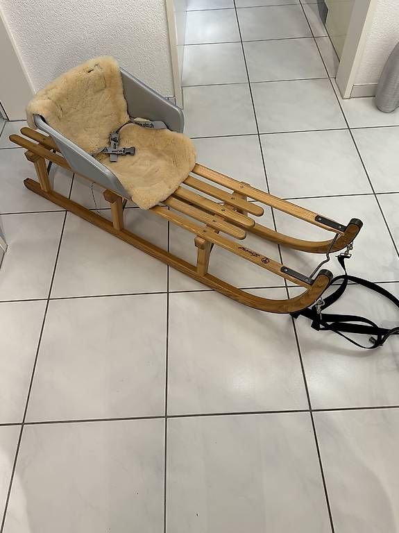Slitta: Davos Schlitten Kindersitz Fell Zugleine – Usato da Grafstal venduto da Alissia99