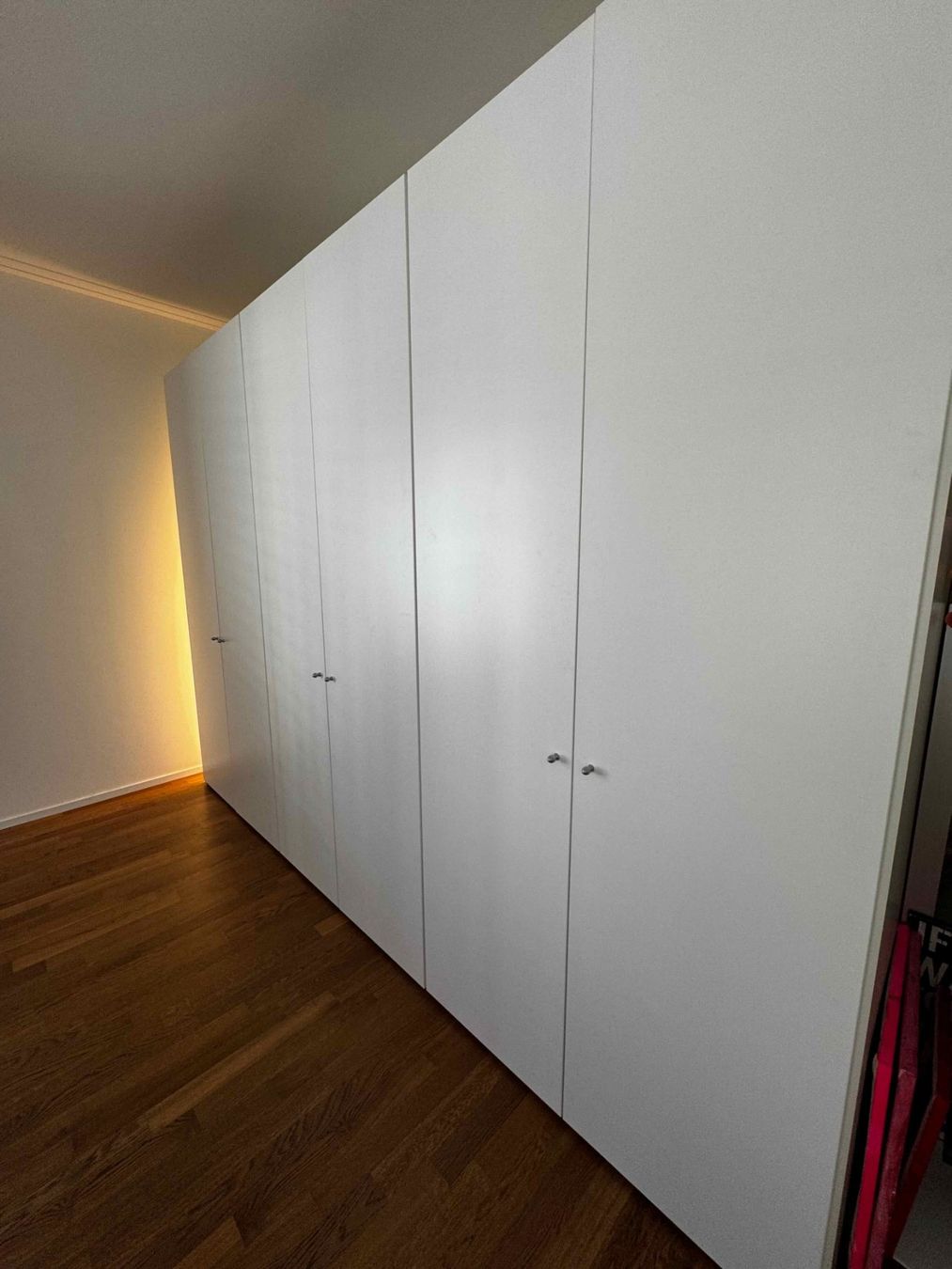 Interio Armadi: Kleiderschrank - Milo - Interio - Edelweiss - 3mx2.2mx0.59m – Usato da Zürich venduto da hemis 4