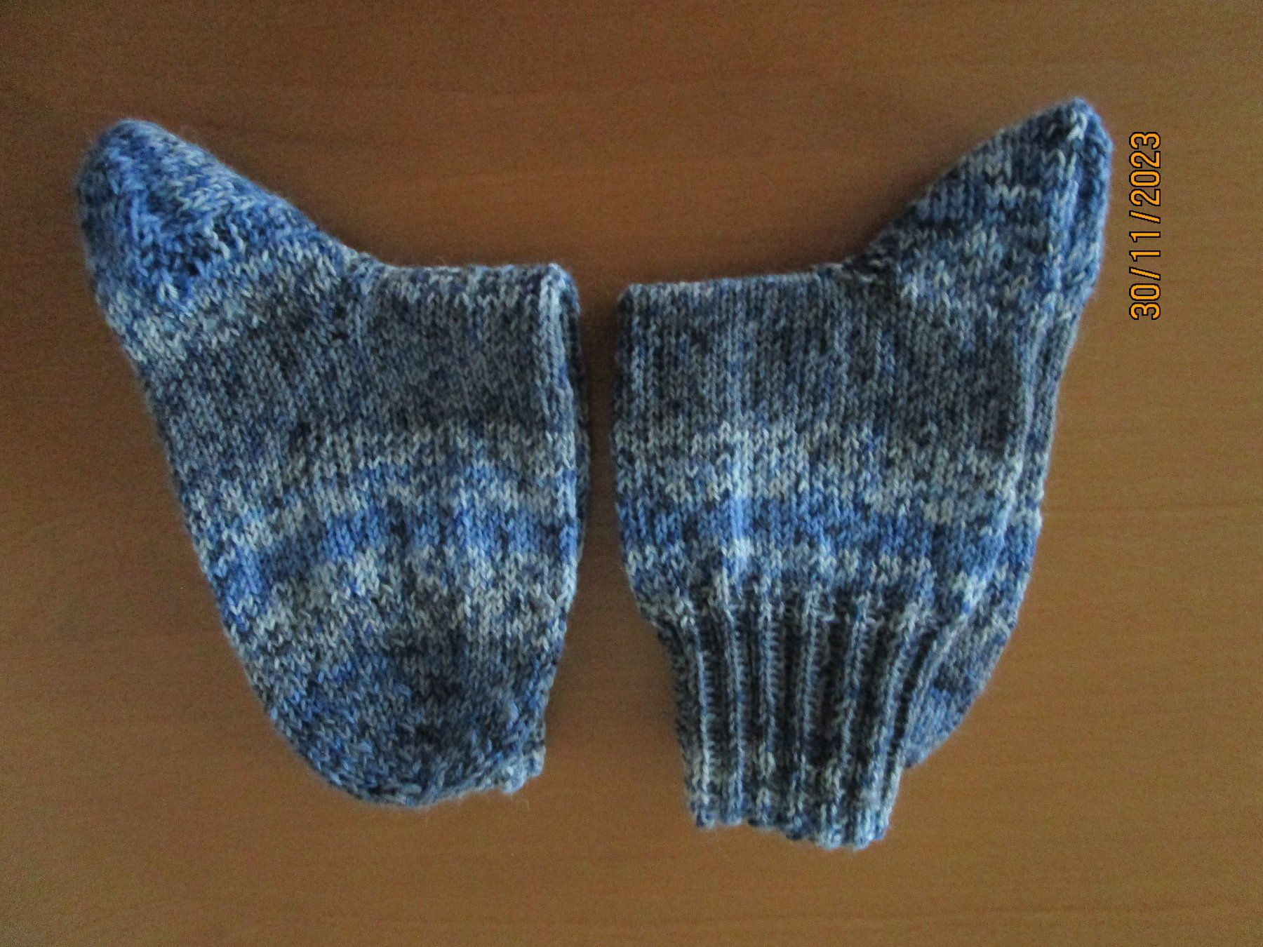 Calze: handgestrickte Socken Gr. 37 – Nuovo (secondo la descrizione) da Ursenbach venduto da gruenblau 2