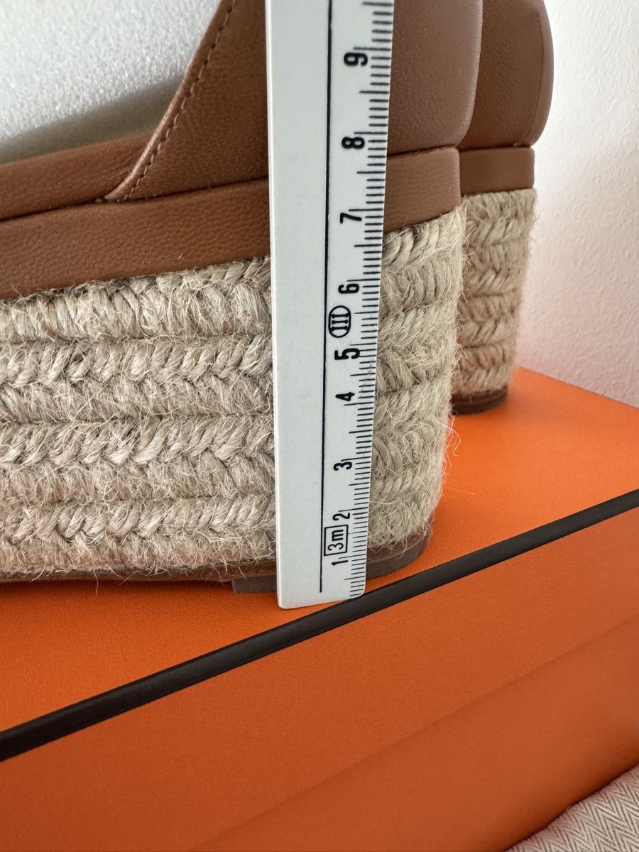 Hermès Damenschuhe: Neue Hermès Sandalen Espadrilles Elda, naturel, 41 – Neu und originalverpackt aus Unterägeri von san_6qcx 2