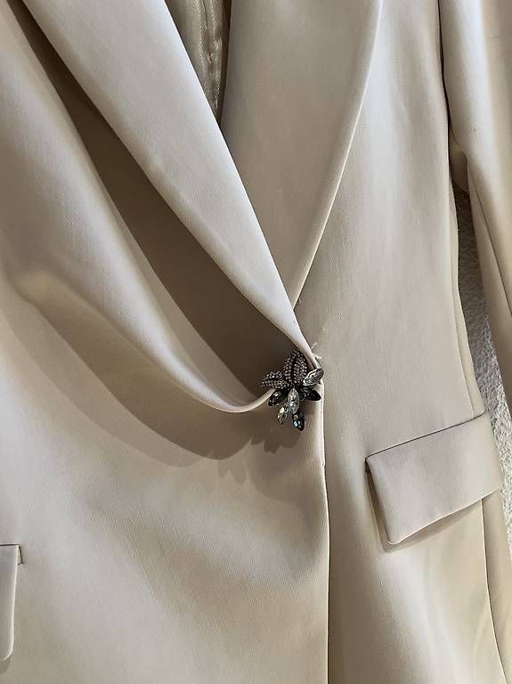 Giacche: Zara Blazer S inkl. Broche – Usato da Altenrhein venduto da jus_mx89 1