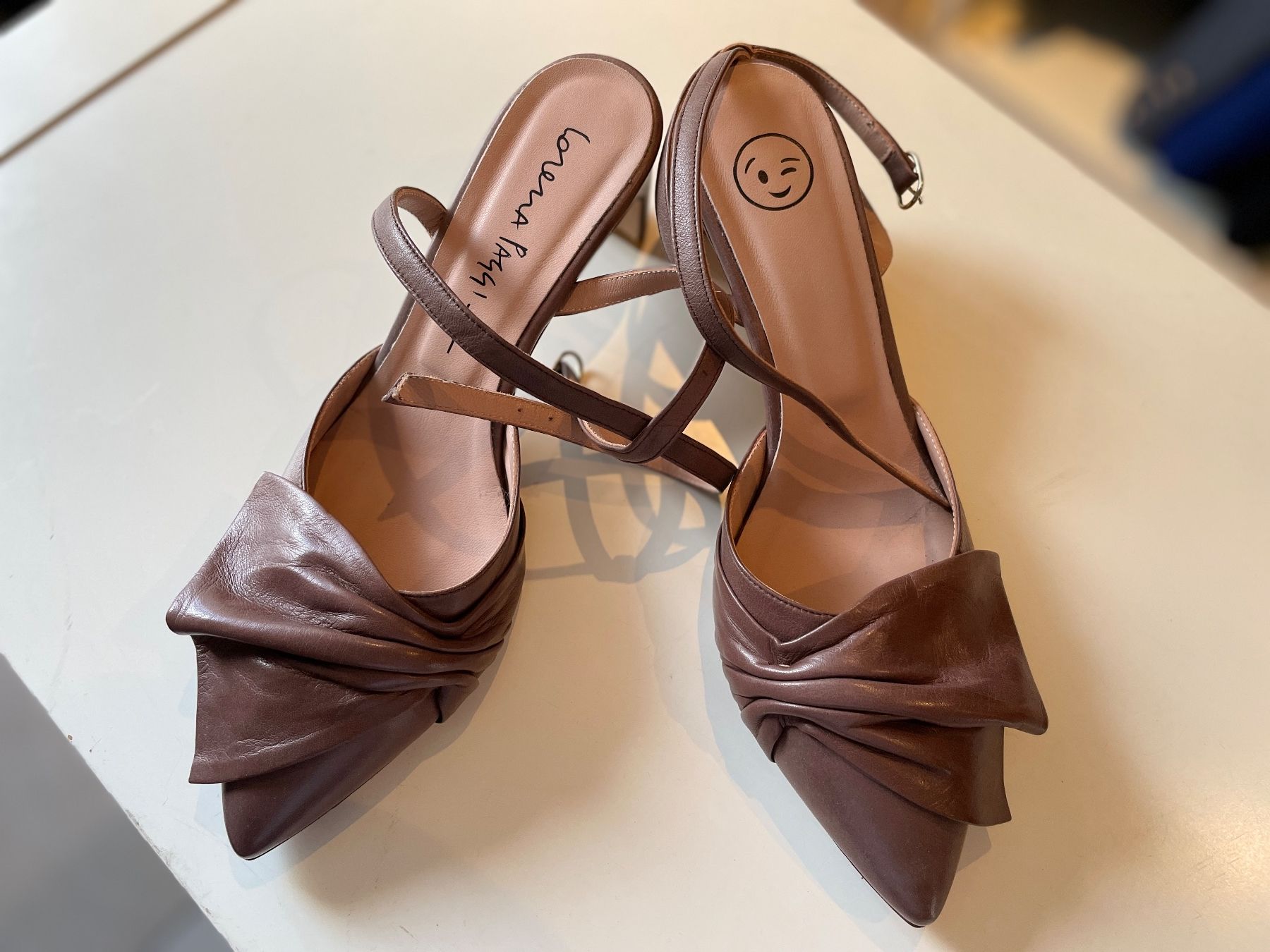 Scarpe da donna: Lorena Paggi Pumps Gr. 39 Leder braun Riemchen – Nuovo (secondo la descrizione) da Birsfelden venduto da Nic21