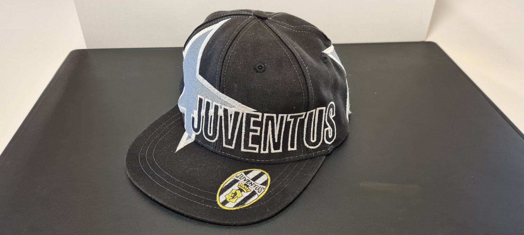 Kappa Copricapi, berretti & cappellini: Original Juventus Cap Kappa 1996/1997 – Nuovo (secondo la descrizione) da Bischofszell venduto da Bischou 1