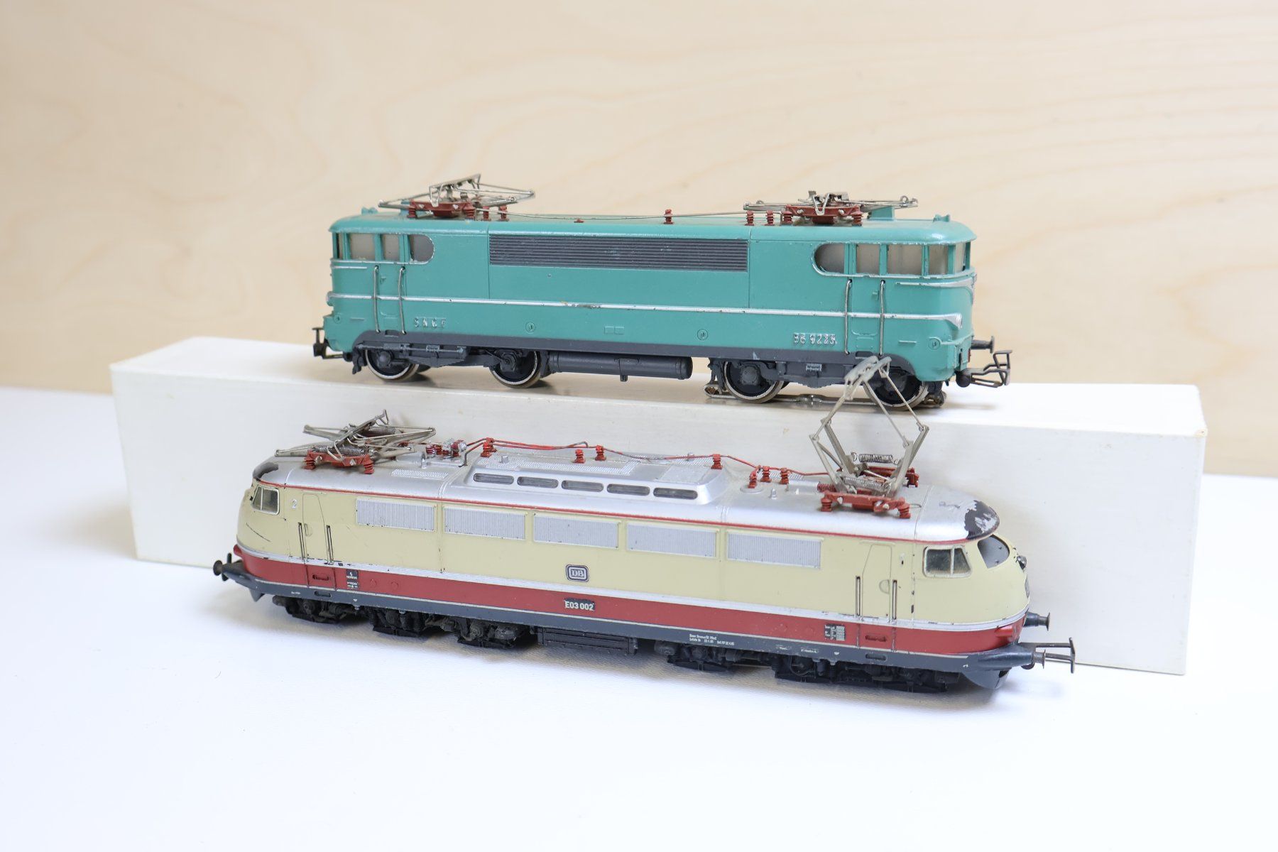 Märklin Modellini di ferrovie: Märklin SNCF E-Lok + TEE E-Lok - H0 Doppelpack – Usato da Winterthur venduto da Monstera 3