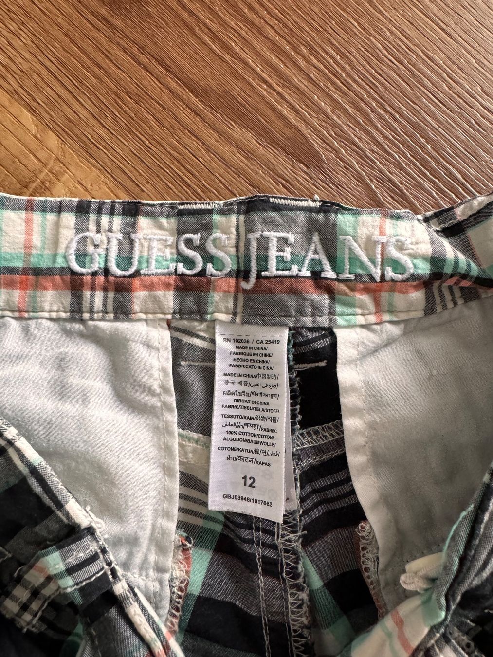 Guess Pantaloni: Marken Shorts – Usato da Frauenfeld venduto da Jacqueline050 4