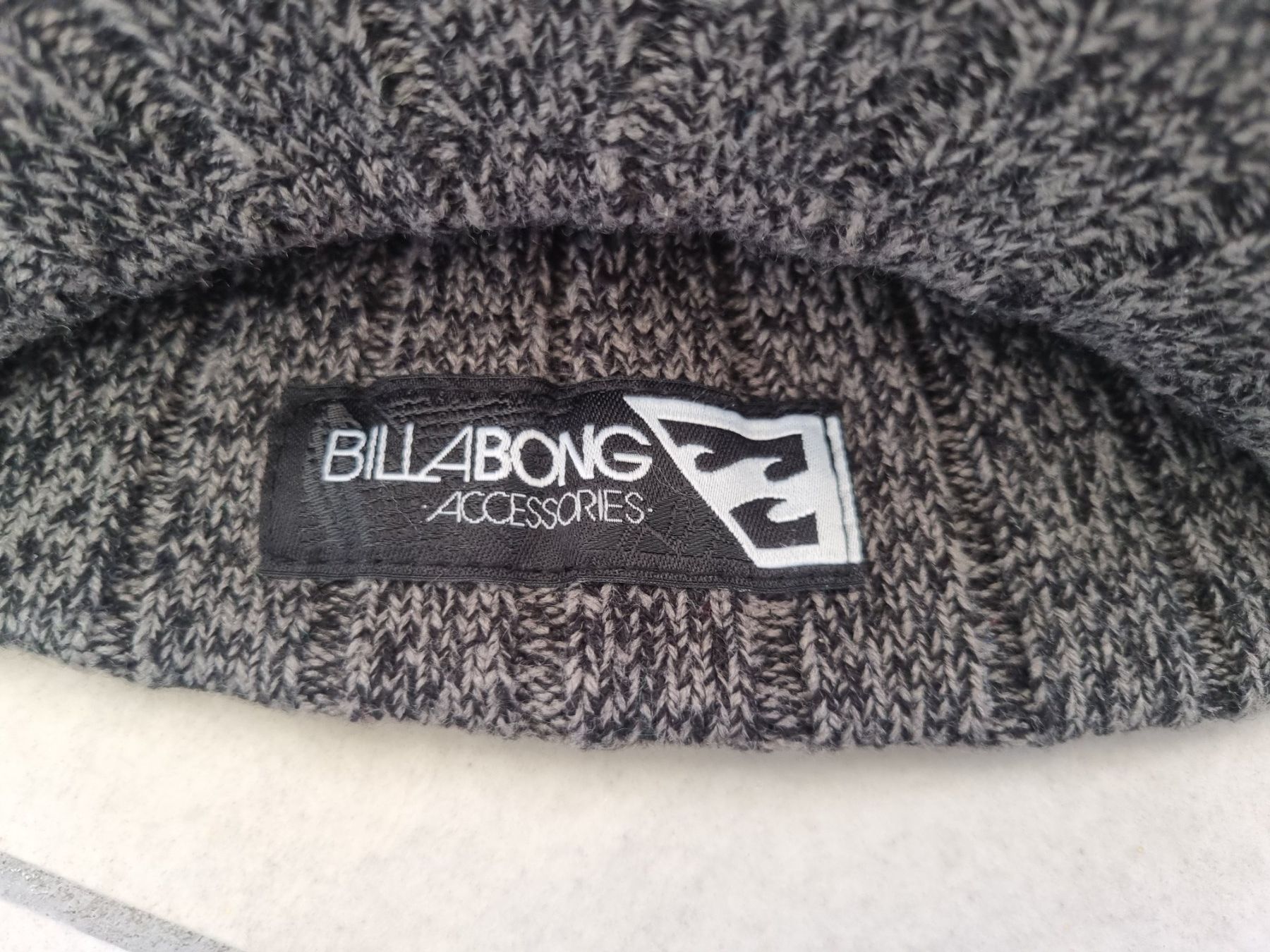 Billabong Copricapi, berretti & cappellini: Billabong Strickmütze mit Schirm / one Size – Usato da Schüpfheim venduto da Rezwel 2