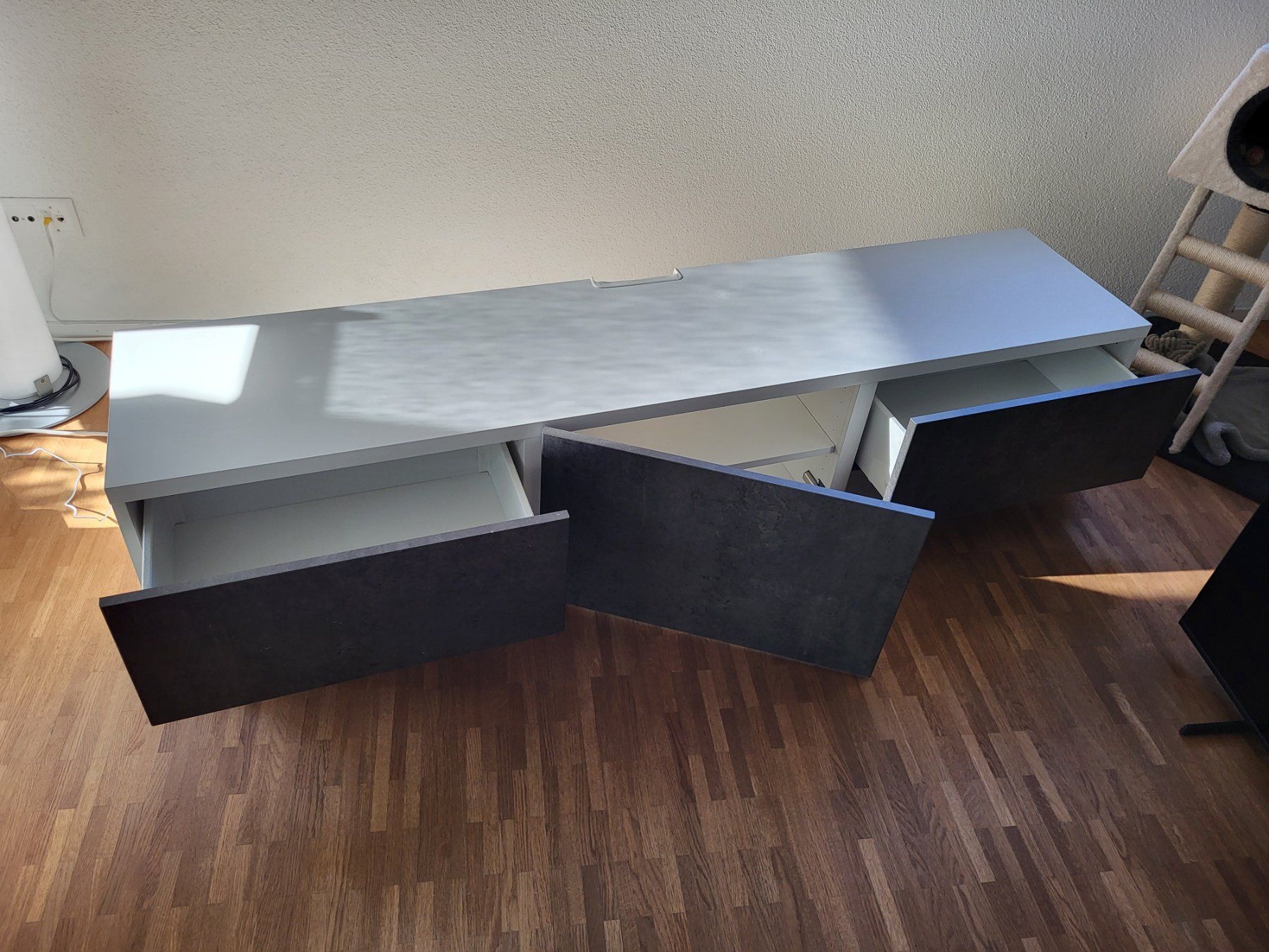 Ikea Mobili TV: Lowboard zu verschenken! – Usato da Benzenschwil venduto da kri_ypt5 1
