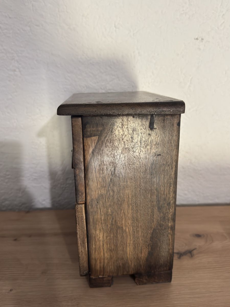 Tutte le decorazioni: Kleine Holzkommode – Usato da Hombrechtikon venduto da Froeschli9 3