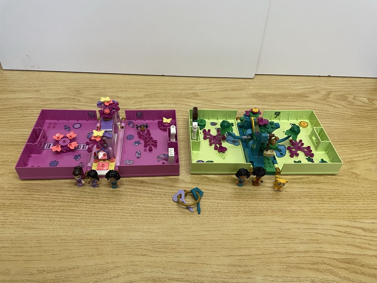 Lego Kit di costruzioni: LEGO Disney 43200 43201 Märchenbuch – Usato da Airolo venduto da Bagaion99