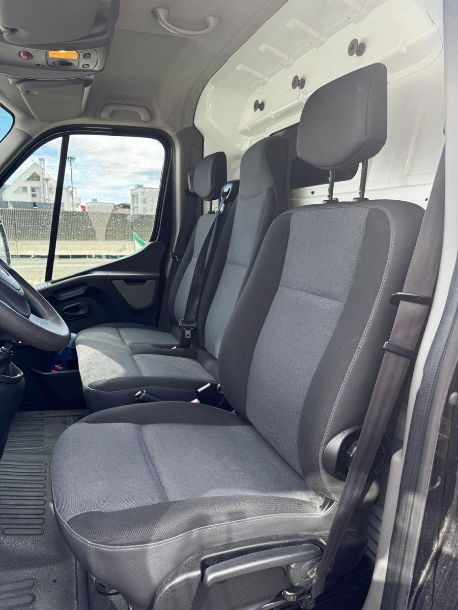 Renault Véhicules utilitaires: RENAULT Master 133 dCa125 – D'occasion à Biel/Bienne par Blueflug 5
