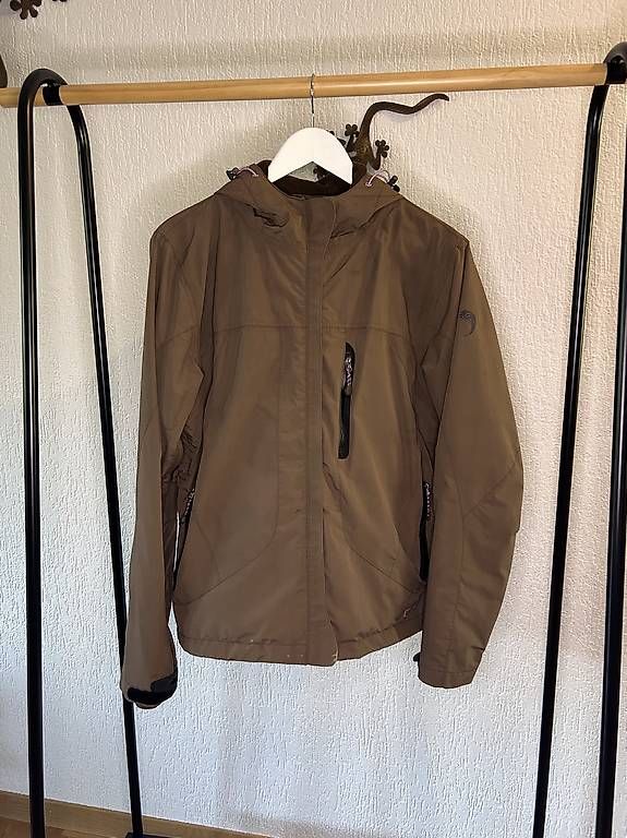 Vestes: Jacke – D'occasion à Grafstal par noa_gcm6