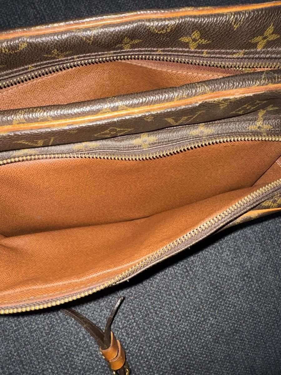 Louis Vuitton Borse: LV Umhängetasche – Usato da Würenlos venduto da Ndingo 1