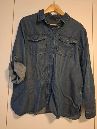 Jeanshemd Gr. 40, dunkelblau, neuwertig, super Zustand!