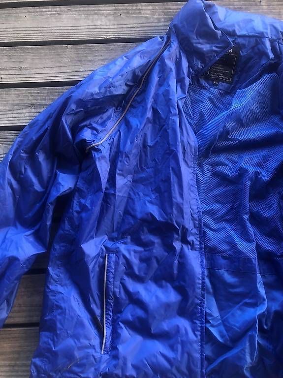 Jacken: Regenjacke Erwachsene – Gebraucht aus Udligenswil von rae_25cj 2