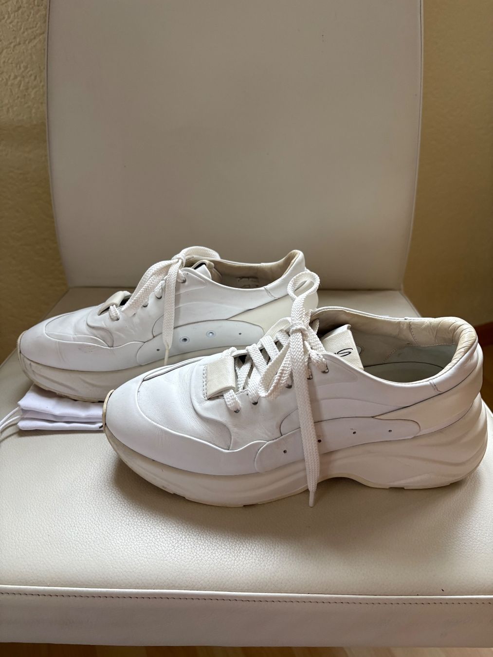 Santoni Scarpe da uomo: Santoni Ledersneaker Gr. 37 weiss – Usato da Härkingen venduto da sus_y7s8