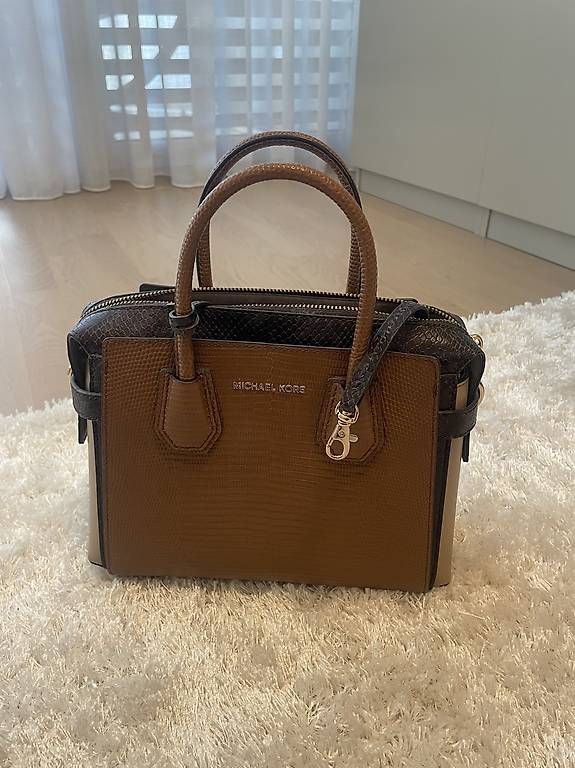 Michael Kors Borse da donna: Michael Kors Tasche – Usato da Lenzburg venduto da lejlaimamovic