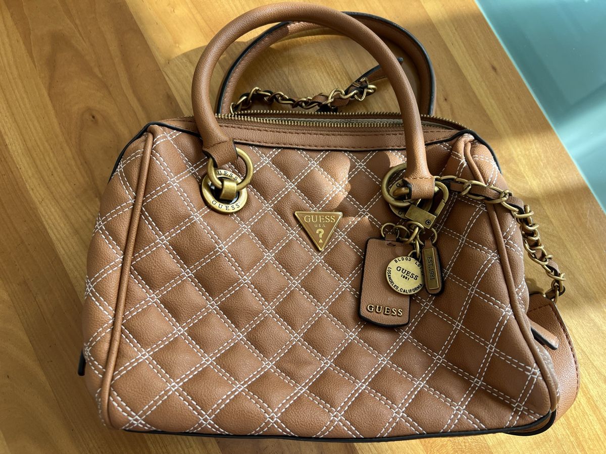 Guess Borse da donna: Guess Tasche – Usato da Schwerzenbach venduto da sas_7t7r