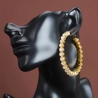 Luxuriöse Strass-Creolen – Ein Must-Have für Modebewusste