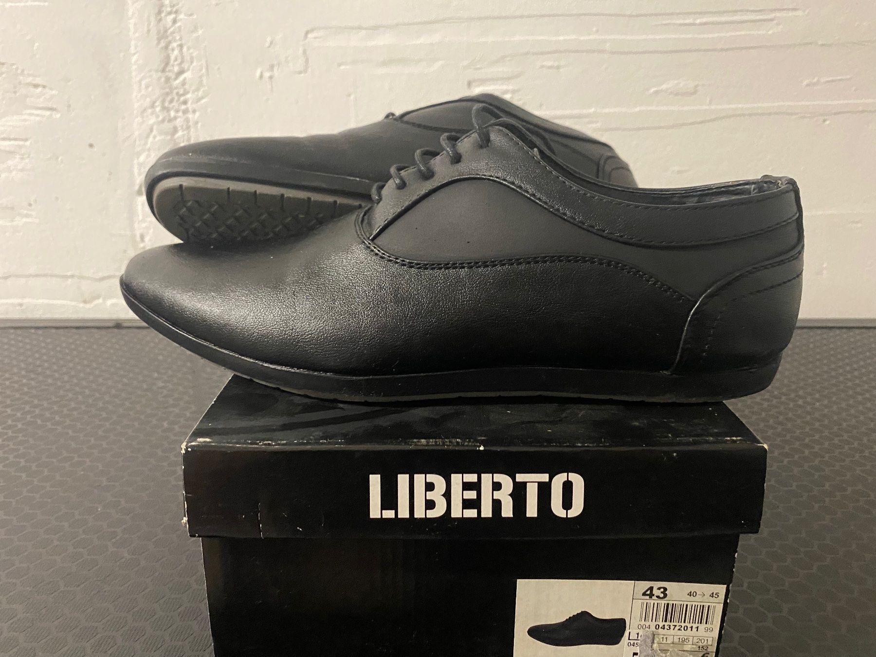 Chaussures hommes: Schuhe(coperate shoes) – D'occasion à Urtenen-Schönbühl par ShawnHova22 1