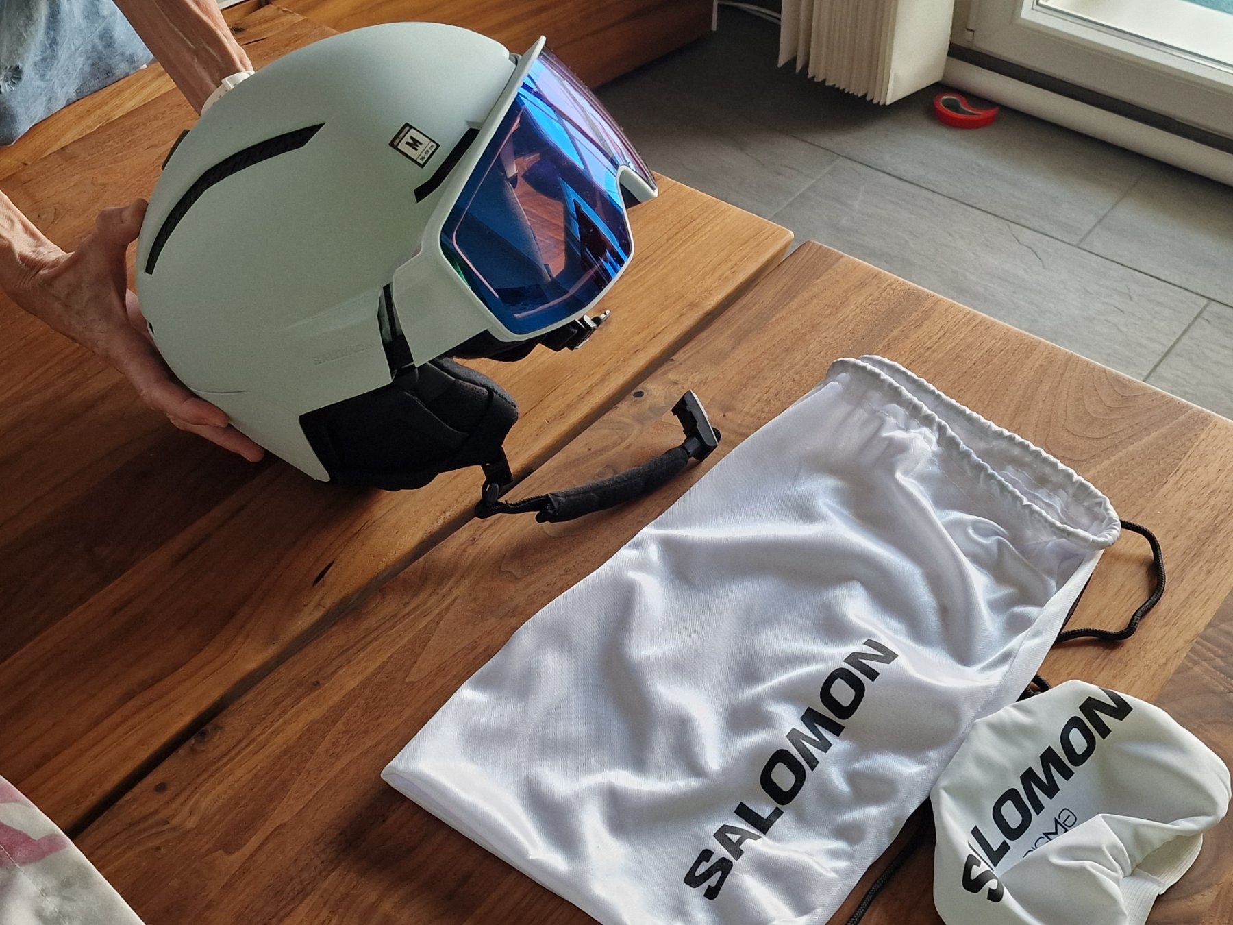 Salomon Caschi: Skihelm Salomon m. integrierter Skibrille - neu – Nuovo (secondo la descrizione) da Boningen venduto da melija3