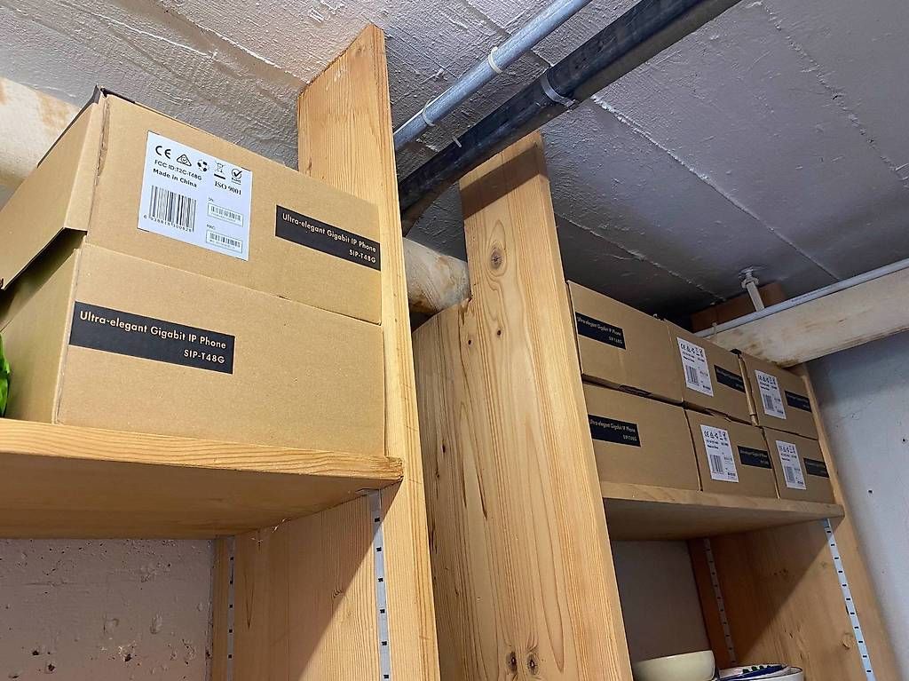 Cover & Protezioni schermo: liquidation ordinateur, ecran, server, yell phone etc. – Usato da Genève venduto da stephen_gva 4