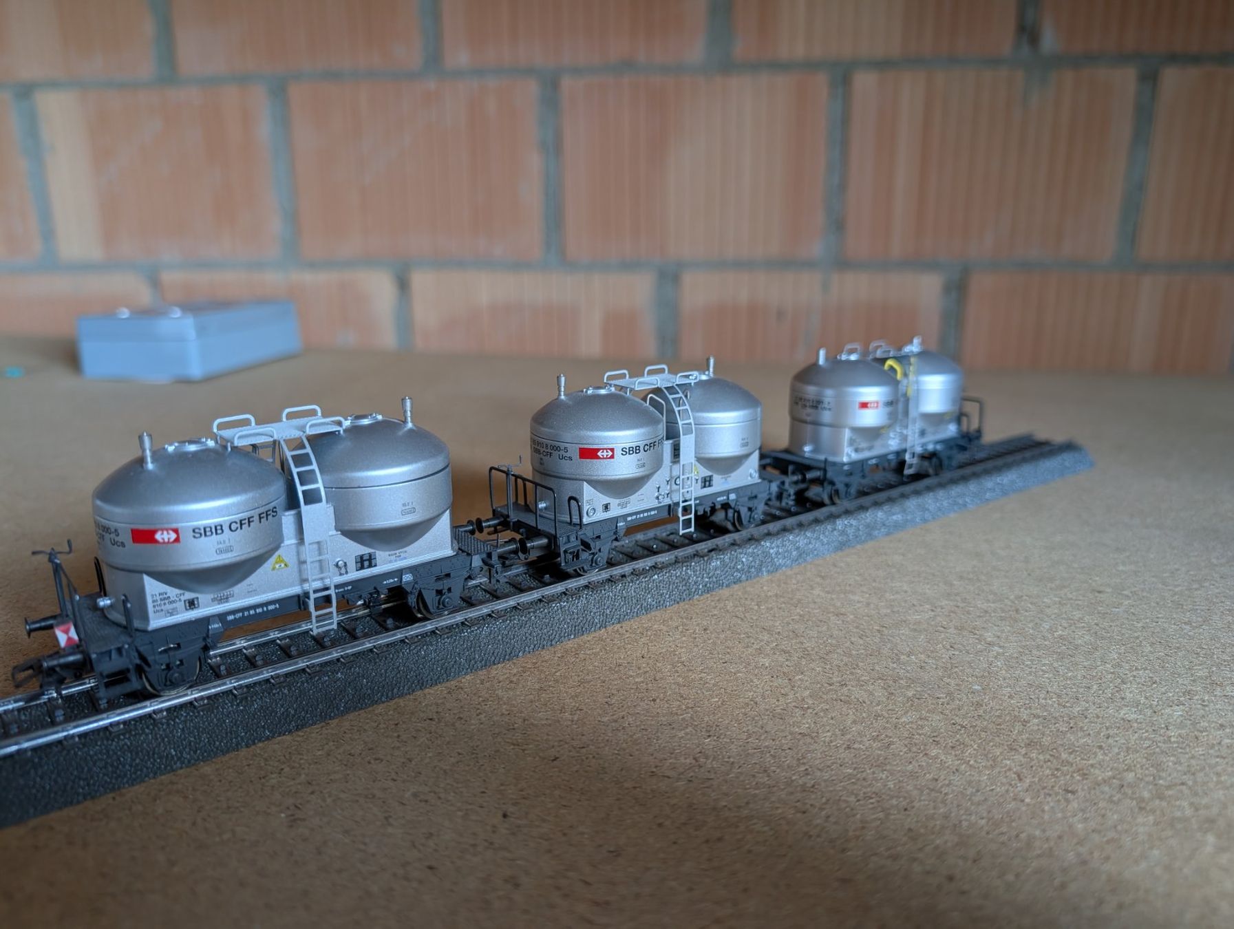 Märklin Modelleisenbahnen: Märklin 3 x 47612 Silowagen SBB – Gebraucht aus Steffisburg von Narzisse